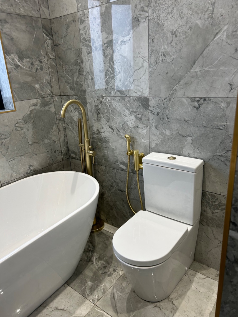 Bathroom Fitter: Image 1